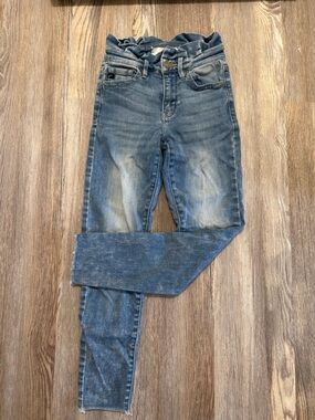 KanCan Women's Skinny Jeans in Faded Blue Wash